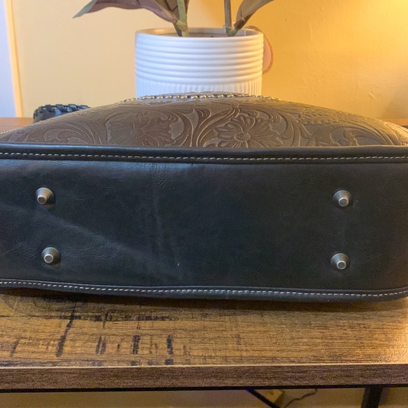 Trinity Ranch Black and Brown Leather Bag - Picture 5 of 7